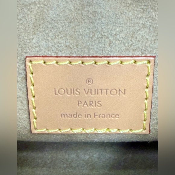 Authentic Louis Vuitton Loop (Monogram) - Picture 10 of 14